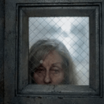 Dan Stevens dans la saison 3 de The Terror, intitulée Devil in Silver, une intrigue horrifique se déroulant dans un hôpital psychiatrique hanté par une présence mystérieuse.