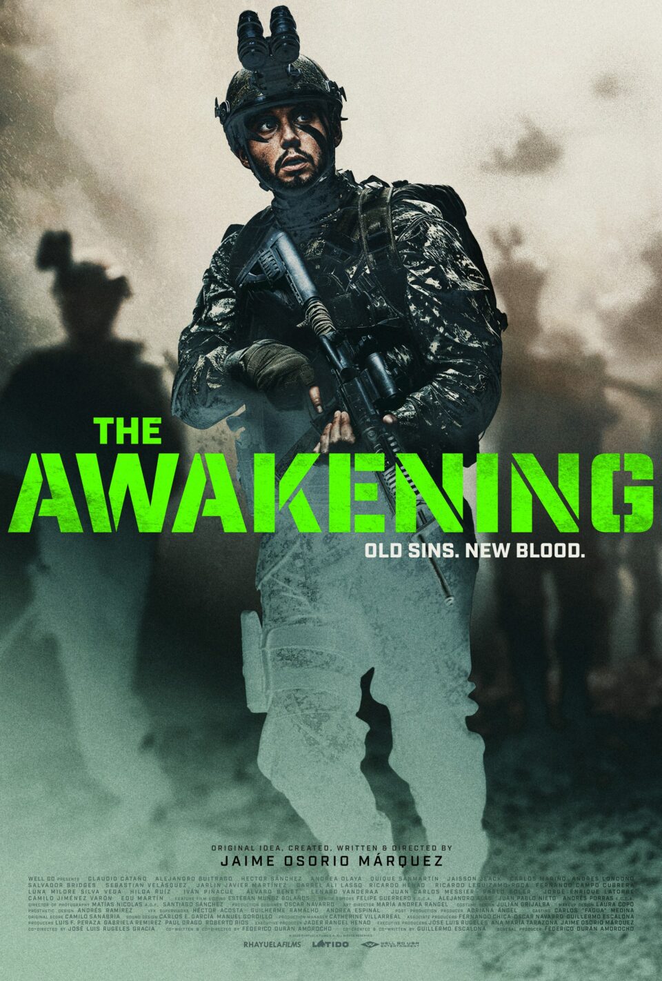 Affiche de The Awakening avec un soldat colombien en tenue de camouflage et casque à vision nocturne dans la brume